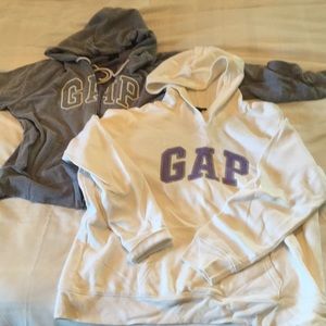 Two GAP HOODIEs size XL white and light blue.